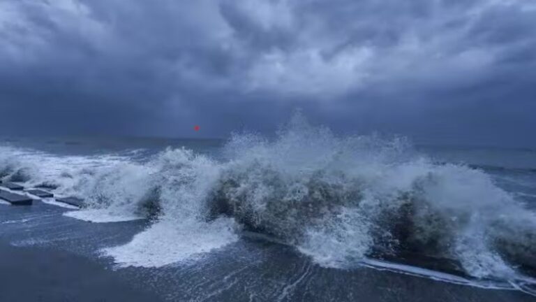 Cyclone Senyar: इन राज्यों में भारी बारिश की संभावना, पूरे सप्ताह जानें कहां कहां बरसेंगे बादल