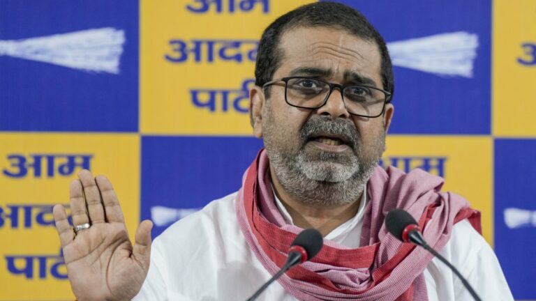 अवध ओझा ने किया राजनीति से संन्यास लेने का ऐलान, अरविंद केजरीवाल को लेकर कही बड़ी बात