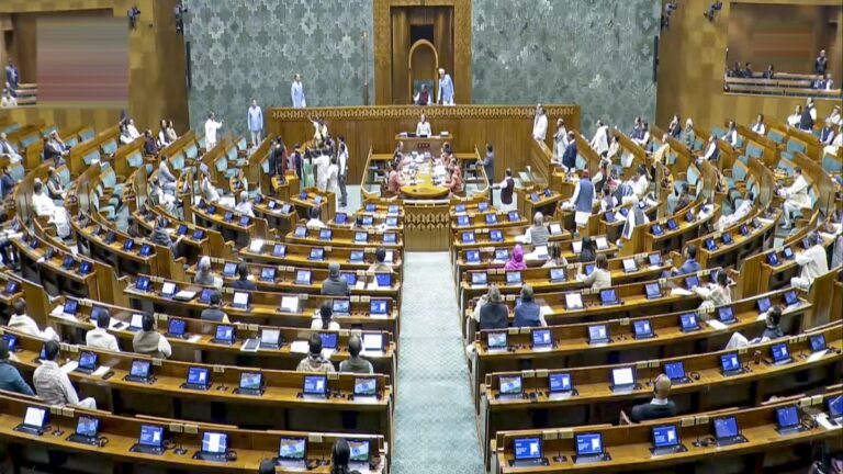 Parliament Session LIVE: चुनाव सुधारों पर आज संसद में चर्चा, विपक्ष की तरफ से राहुल गांधी की जगह मनीष तिवारी बोलेंगे