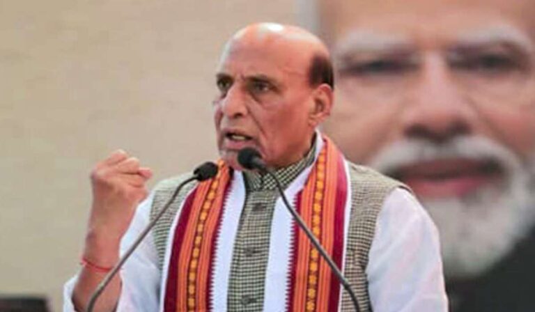 नेहरू पर राजनाथ सिंह के बयान से तिलमिला उठी कांग्रेस, बयान देने की मची होड़, जानें पूरा मामला